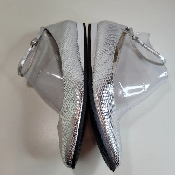 BCBG Silver Pauline Ankle Strap Wedge Shoes Size Women's 9.5 NEW with Defects - Picture 6 of 12